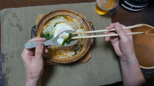 日本の箸文化はどのように根付いたのか？箸の起源とその