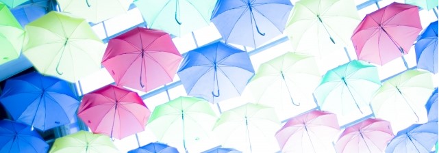 雨傘、日傘どっちが先に生まれたの？傘の歴史探訪