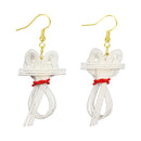 伝統水引細工耳刺‐黒猫/白猫（でんとうみずひきざいくピアス‐くろねこ/しろねこ）